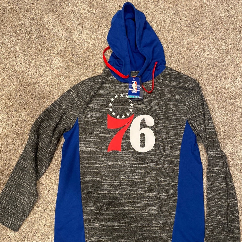 Men’s Large Philadelphia 76ers Fanatics brand hoodie with free tshirt